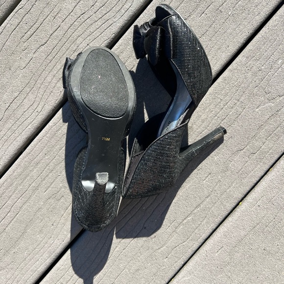 Heels - Picture 2 of 3